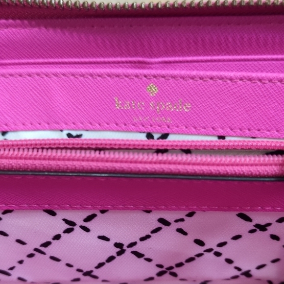 Kate Spade Vibrant Pink Wallet. Well Loved. Has Some Wear On The Edges - Picture 6 of 10
